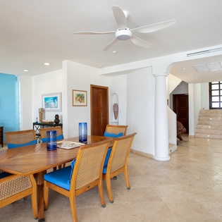 dining-room-etoile-de-mer-track2