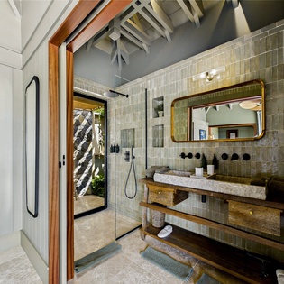 bathroom-1-clyde-track1