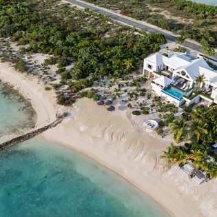 exterior-twin-palms-track9