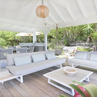 exterior-1-villa-marris-track7