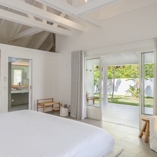 bedroom-1-les-sables-track4