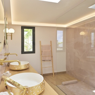 bathroom-2-davalia-track2