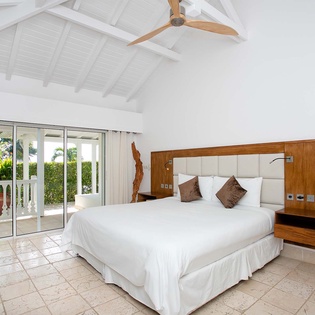 29-SoleLuna-Bedroom1
