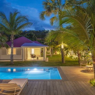 exterior-nightly-3-les-sables-track2