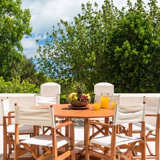 Patio at IE BAR, Thompson Cove, Turks & Caicos