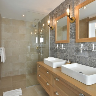 guest-bathroom-vogue-track1
