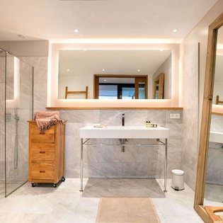 Bathroom at WV GUL, Gustavia, St. Barthelemy