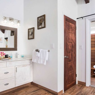 Bathroom at IE BAS, Chalk Sound/Taylors, Turks & Caicos