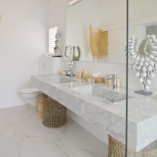 9.1-Coeur-de-Pirate-GuestBathroom1