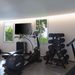 bungalow-gym-room-hvhh-track1