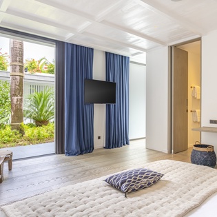 guest-bedroom2-roxane-track2