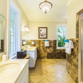 Bathroom at IE TAM, Grace Bay Turtle Cove, Turks & Caicos