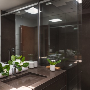 bungalow - bathroom-hvhh-track1