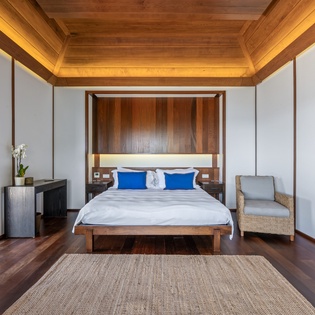 guest-bedroom-1-girasol-track1