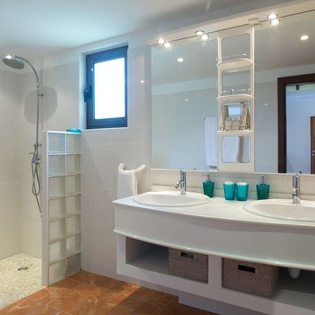 Bathroom at WV VDD, Flamands Beach, St. Barthelemy