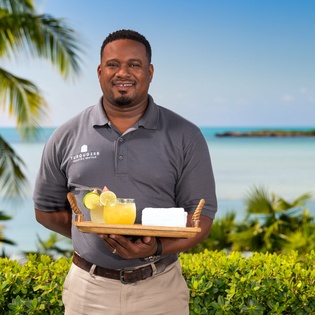 exterior-twin-palms-track17