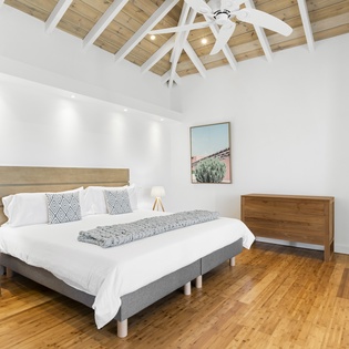 bedroom-4-palm-bay-track3