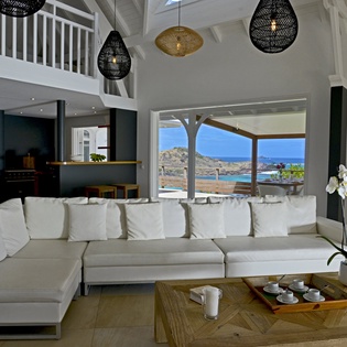 living-room-lagon-estate-track1
