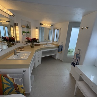 Bathroom-1-cap-au-vent-track2