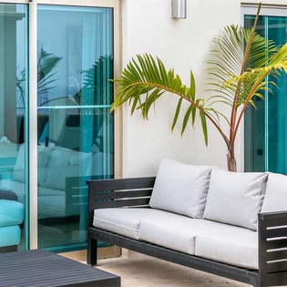 Veranda at PIE COV, Beachfront/Cupecoy, St. Martin