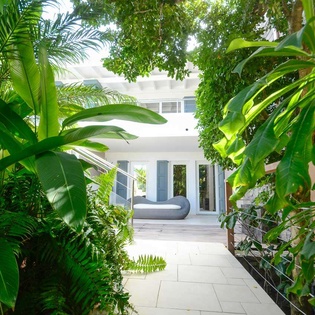 Exterior of WV VLC, Lurin, St. Barthelemy