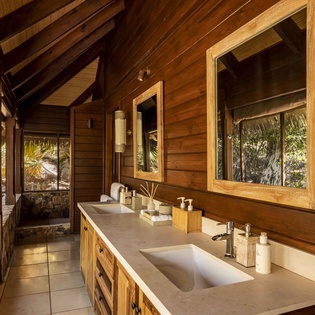 bathroom-bali-kukila-track2