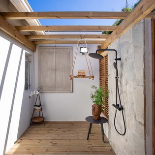 23-LaCasaDelJefe-Bathroom1OutdoorShower