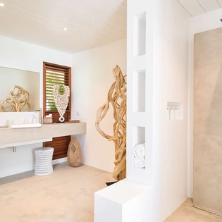 Bathroom at WV IXF, St. Jean, St. Barthelemy