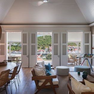 living-room-gustavia-view-track1