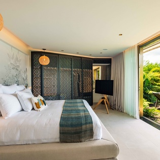 guest-bedroom2-quartz-track1