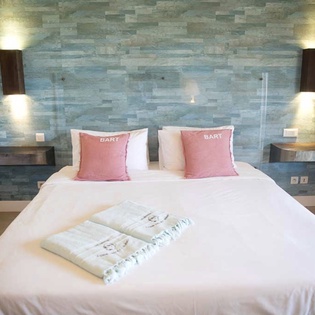guest-house-bedroom-1-lagon-estate-track1
