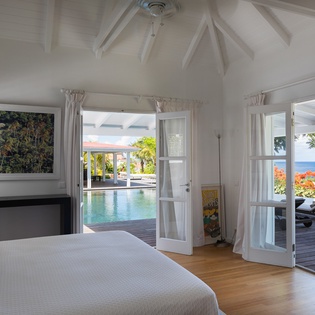 bedroom-1-angelina-track1