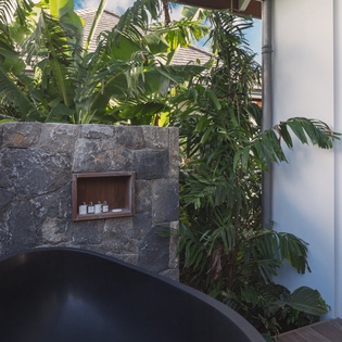 bathroom-1-natacha-track1