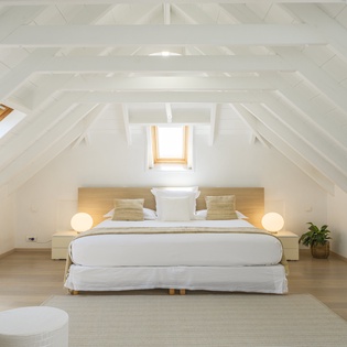 bedroom-3-la-roche-dans-i-eau-track1