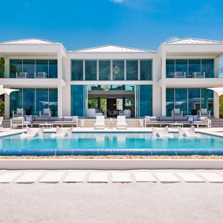Exterior of TC SCL, Grace Bay/Beachside, Turks & Caicos