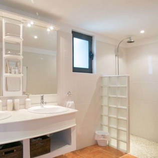 Bathroom at WV VDD, Flamands Beach, St. Barthelemy
