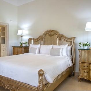 bedroom2-chateau-des-palmiers-track2