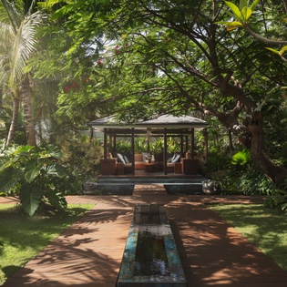 bungalow-exterior-hvhh-track9