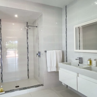 bathroom-indigo-track3
