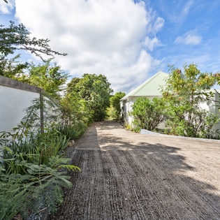 exterior-villon-track1