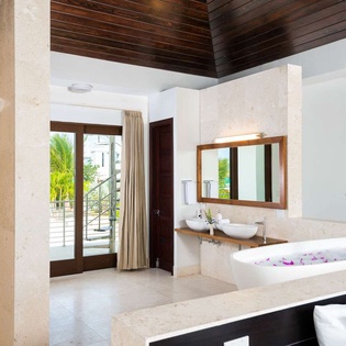 Bathroom at PL SUG, Grace Bay Turtle Cove, Turks & Caicos
