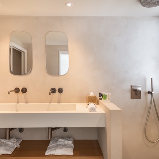 guest-bathroom5-colette-track1