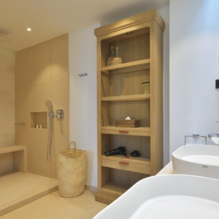 bathroom-3-la-romance-track1