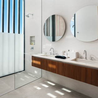 bedroom-3-emerald-breeze-track2