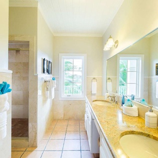 Bathroom at IE TAM, Grace Bay Turtle Cove, Turks & Caicos