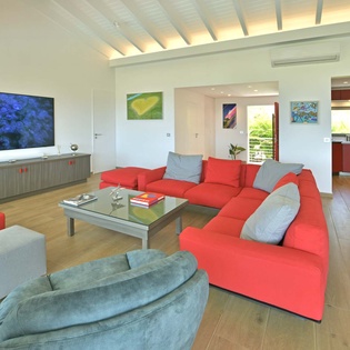 10c-LIVING ROOM GEG_9025