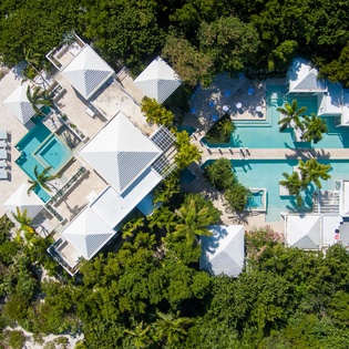 outside-view-lidija-house-at-the-pearls-track2