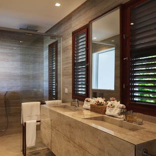 bungalow-guest-bathroom2-hvhh-track1