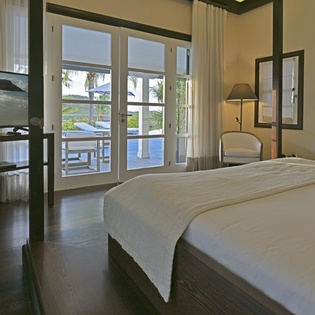 bedroom-1-silver-rainbow-track5