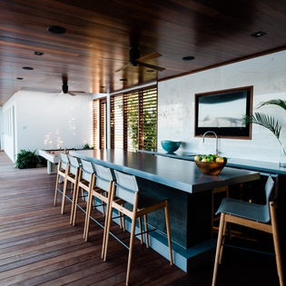 outdoor-dining-vision-beach-track3